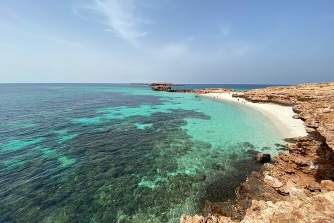 Snorkeling at Dimaniyat Islands and Dolphin Watching - The beach stop and the two snorkeling moods