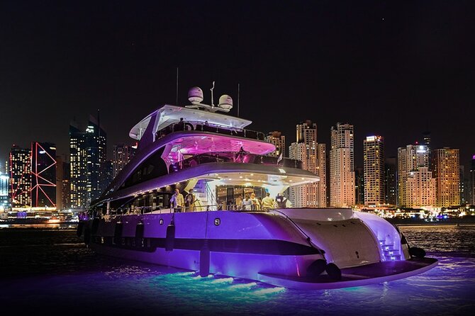 Superyacht Experience in Dubai with Dinner and Live Music - What the yacht setting adds