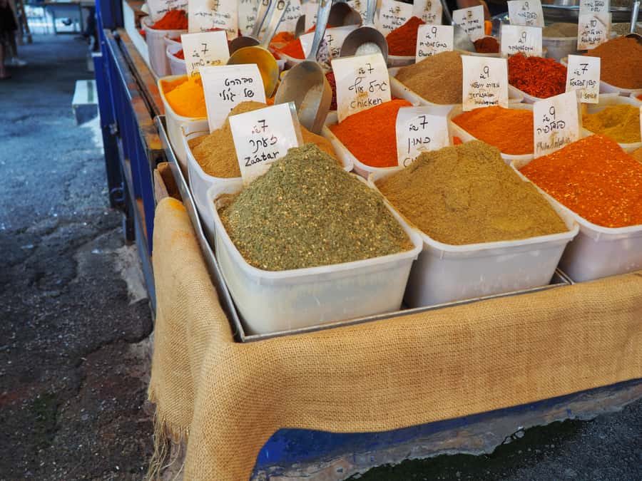 Tel Aviv: Carmel Market & Tel Aviv Tour with Tastings - Group handling and guide quality matter here