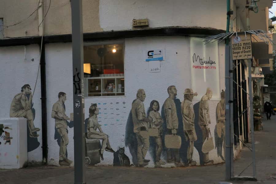 Tel Aviv: Florentin Saturday Walking Tour - Arriving in Florentin’s mural quarter