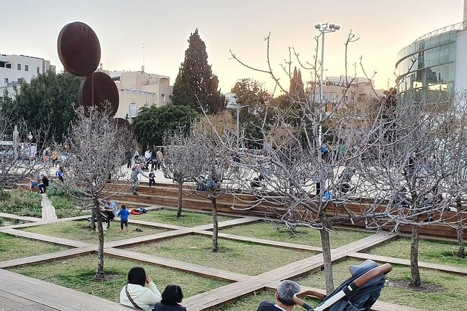 Tel Aviv Highlights Bike Tour - The marina and beach promenade