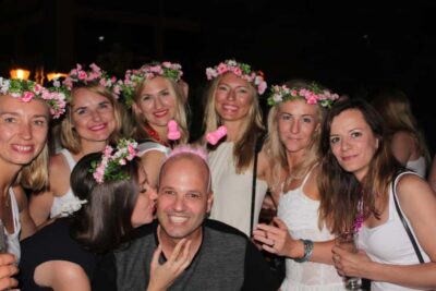 Pub Crawl with 4 Stops and Free Shots