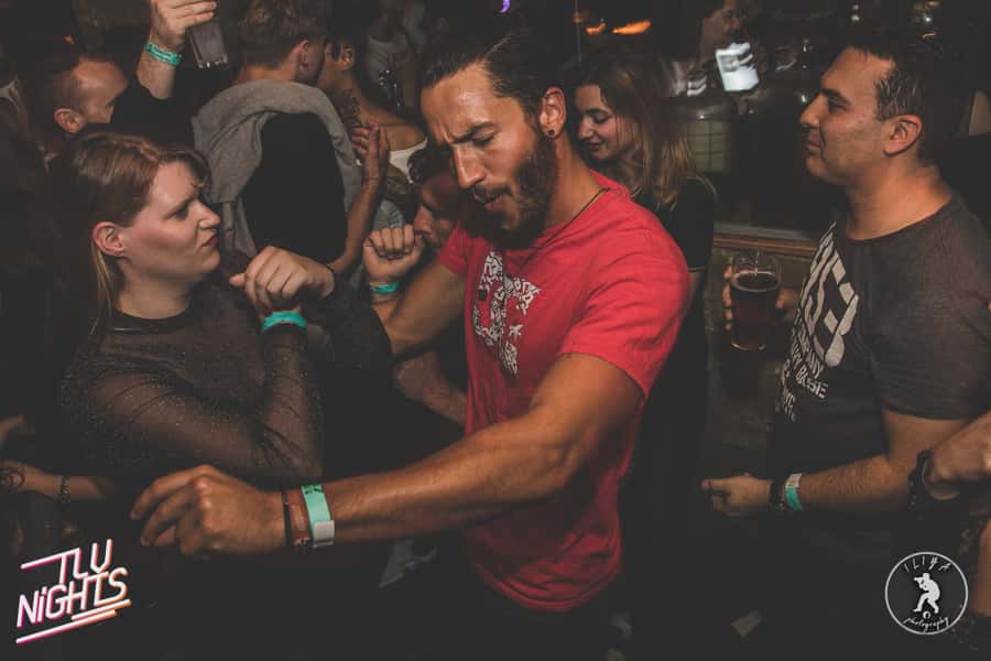 Tel Aviv: Pub Crawl with 4 Stops and Free Shots - Who should book this night?
