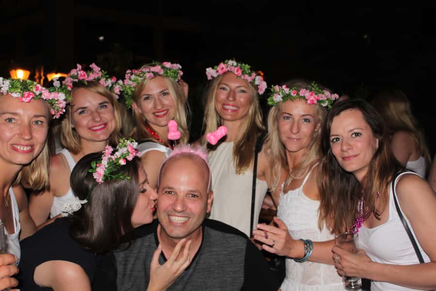Tel Aviv: Pub Crawl with 4 Stops and Free Shots - Four stops, four different sounds