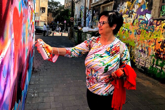 Tel Aviv Street Art & Graffiti Tour - The guides shape the experience