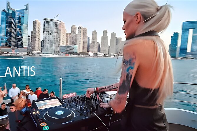 Tickets for the DXB Boat Party at Sunset in Dubai - Who will enjoy this more than a dinner cruise