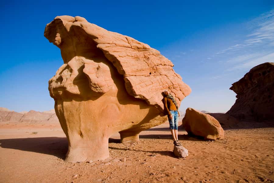 Wadi Rum: Choose 2 to 9 Hour Jeep Pass, Guide & Meal Options - The three-hour route adds the famous arch