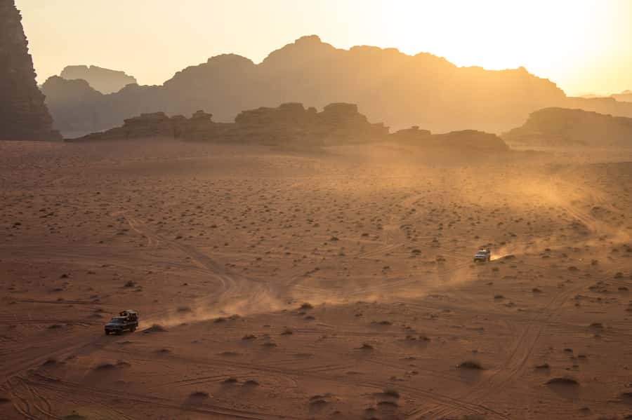 Wadi Rum: Explore 10-Hour Jeep Tour Pass, Guide, Meal & Stay - Canyons, viewpoints, and time to explore