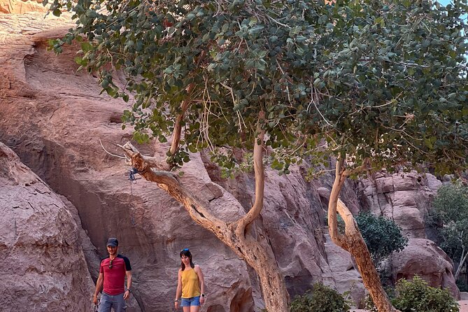 Wadi Rum Short Tours - Rock arches offer the best photo stops