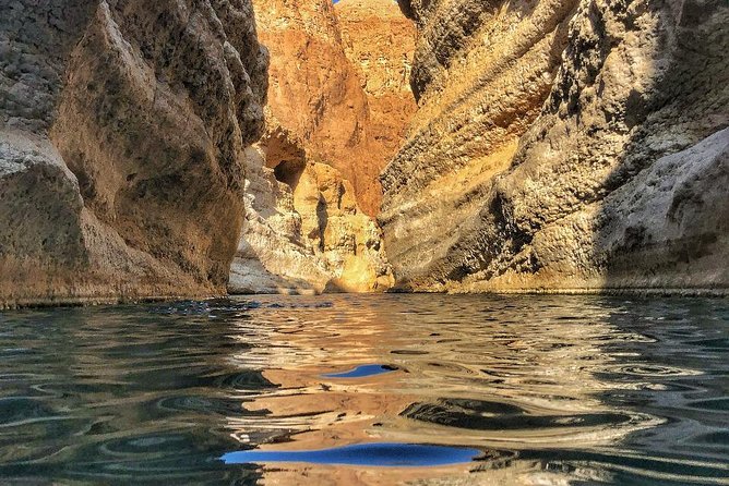 Wadi Shab and Bimmah Sinkhole Full Day Tour - Lunch gives the day a useful break