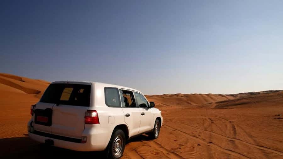 Wahiba Sand and Wadi Bani Khalid Guided Group Tour - A small group changes the feel of the day
